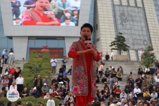 河南省越調劇團團長 著名越調表演藝術家 申小梅 河南省越調劇團團長 著名越調表演藝術家 申小梅