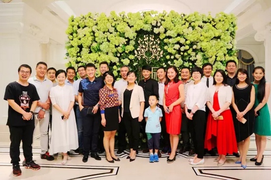 期待的時候，總是很長，相聚的時候，總是很短。