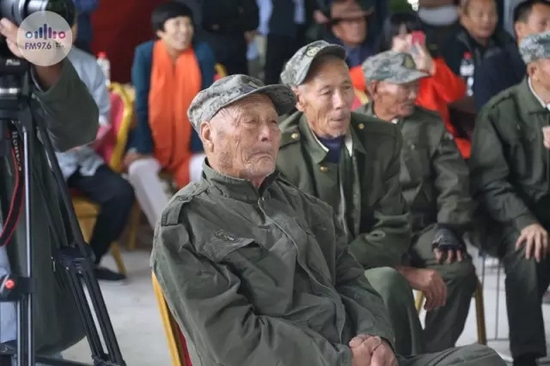 臺上展風采,臺下笑開懷 臺上展風采,臺下笑開懷