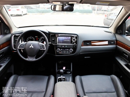 三菱2013款歐藍德 三菱2013款歐藍德