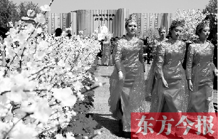 拜祖大典工作人員在進行彩排 拜祖大典工作人員在進行彩排