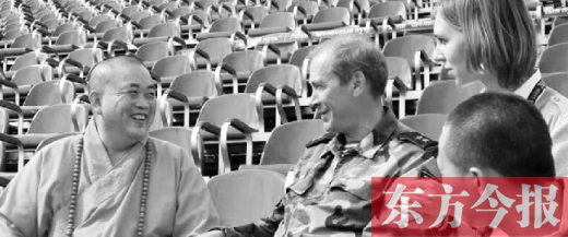 克里姆林宮警衛(wèi)司令謝爾蓋將軍會見釋永信,一同觀看排練 克里姆林宮警衛(wèi)司令謝爾蓋將軍會見釋永信,一同觀看排練