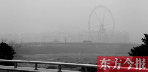 我看!我再看!我都看不見世紀歡樂園的巨大摩天輪了,送孩子上學的路,真快看不清了 我看!我再看!我都看不見世紀歡樂園的巨大摩天輪了,送孩子上學的路,真快看不清了