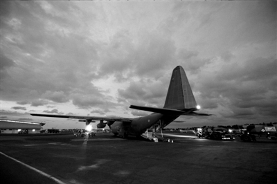 3月23日，中非共和國首都班吉，從加蓬首都利伯維爾出發的法國增援部隊共計200名士兵抵達班吉國際機場