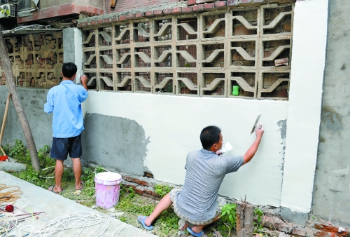 老舊小區(qū)改造完畢后,“年輕”了、“身價”也漲了。 老舊小區(qū)改造完畢后,“年輕”了、“身價”也漲了。