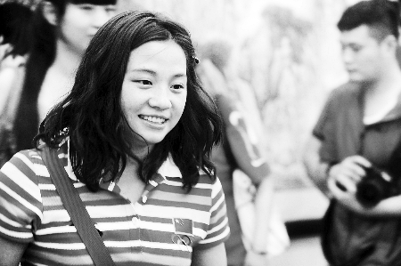 河南妹子奧運冠軍李雪英回家 省體育局領導接機 河南妹子奧運冠軍李雪英回家 省體育局領導接機