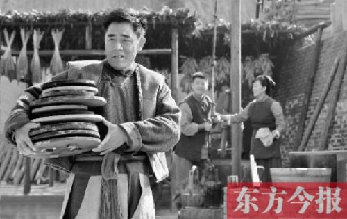 陳寶國在《大河兒女》中飾演男一號、燒制鈞瓷的手藝人賀焰生