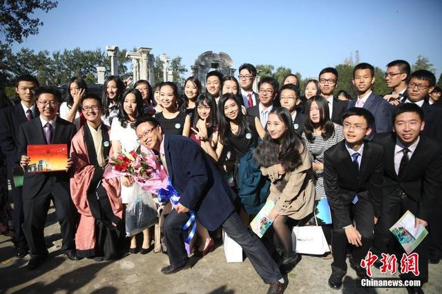 圓明園舉行高三學生成人禮 圓明園舉行高三學生成人禮