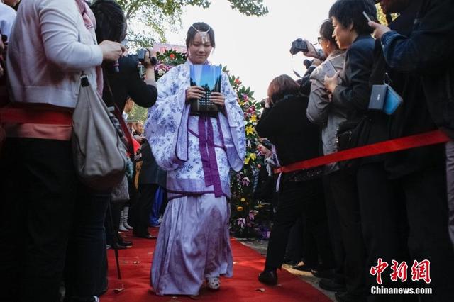 圓明園舉行高三學生成人禮 圓明園舉行高三學生成人禮