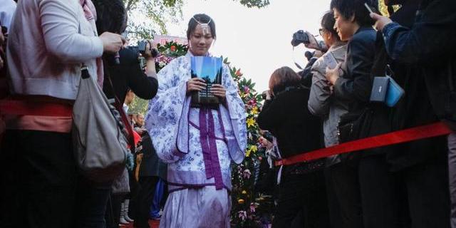 圓明園舉行高三學生成人禮 圓明園舉行高三學生成人禮