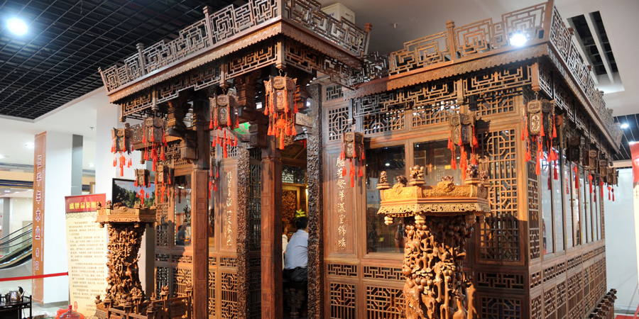 3.5億!木雕《盛世品茶圖》開出 3.5億!木雕《盛世品茶圖》開出