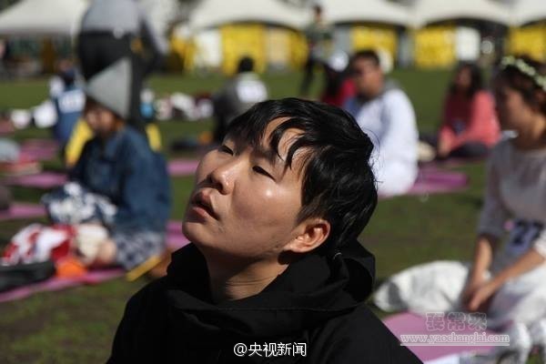 韓國舉辦“發呆大賽” 選手面僵齊放空 韓國舉辦“發呆大賽” 選手面僵齊放空