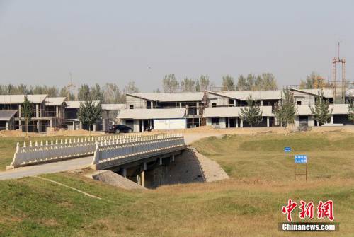 鄭州黃河邊現大規模別墅群 鄭州黃河邊現大規模別墅群