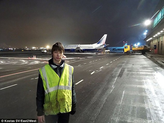 俄羅斯青年夜潛機場 進出跑道無人發現 俄羅斯青年夜潛機場 進出跑道無人發現