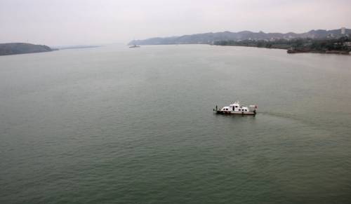 女子跳橋失蹤 網友指責警方處警不當 女子跳橋失蹤 網友指責警方處警不當