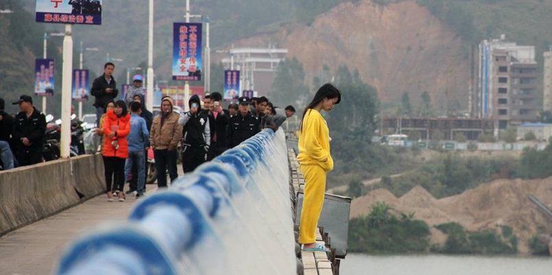 女子跳橋失蹤 網友指責警方處警不當 女子跳橋失蹤 網友指責警方處警不當
