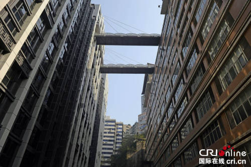 重慶現“最牛”空中連廊 離地68.5米