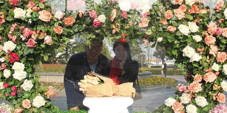 寧波“最浪漫”公交車站亮相街頭 寧波“最浪漫”公交車站亮相街頭