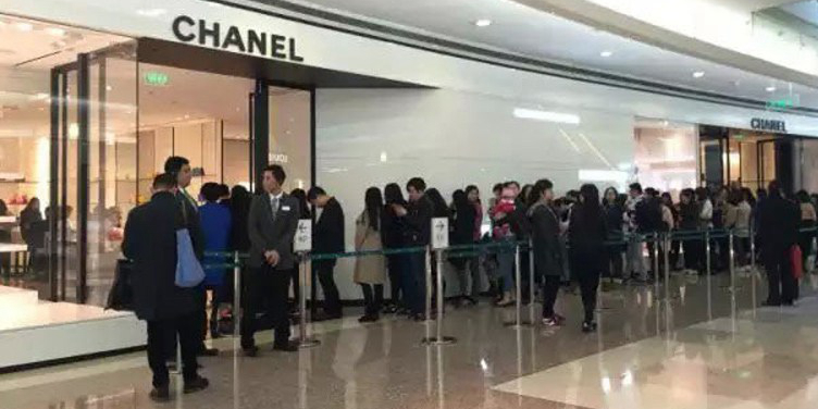 奢侈品牌中國區降價引發搶購 奢侈品牌中國區降價引發搶購