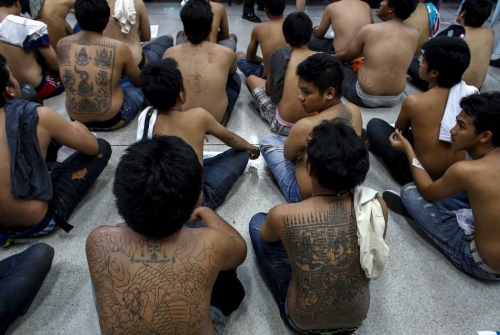 泰國:變性人現(xiàn)身征兵現(xiàn)場一幕 泰國:變性人現(xiàn)身征兵現(xiàn)場一幕