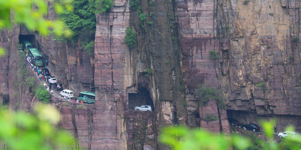 河南“絕壁長廊”堵車 河南“絕壁長廊”堵車