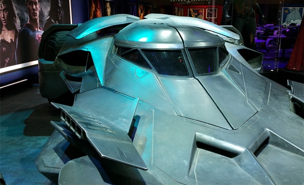 《蝙蝠俠大戰超人》新款戰車 《蝙蝠俠大戰超人》新款戰車