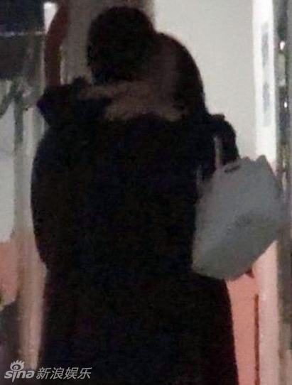 李亞鵬激吻新歡 李亞鵬激吻新歡