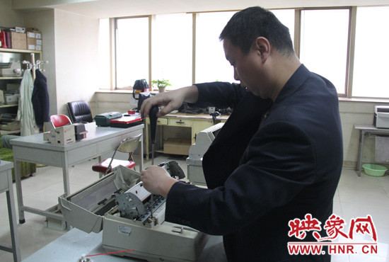 現在的陸涌經常被同事成為“治療疑難雜癥的行家”、“大神” 現在的陸涌經常被同事成為“治療疑難雜癥的行家”、“大神”