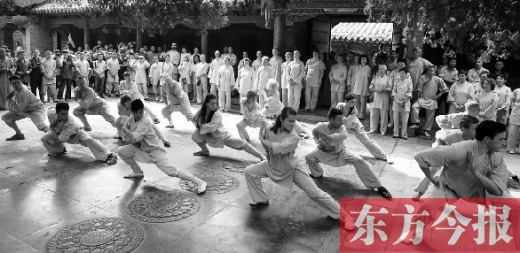 少林寺迎來最大一批俄羅斯學員 71名洋弟子禮拜釋永信 少林寺迎來最大一批俄羅斯學員 71名洋弟子禮拜釋永信