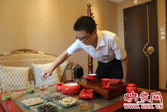 能泡好一杯茶，是李克勤今年夏天最大的收獲。