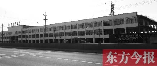 家居建材城已經(jīng)封頂，可耿莊村的安置房還未見蹤影。