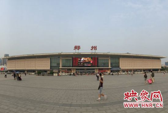 目前,鄭州前往上海、廣州等方向的火車票較為搶手。 目前,鄭州前往上海、廣州等方向的火車票較為搶手。