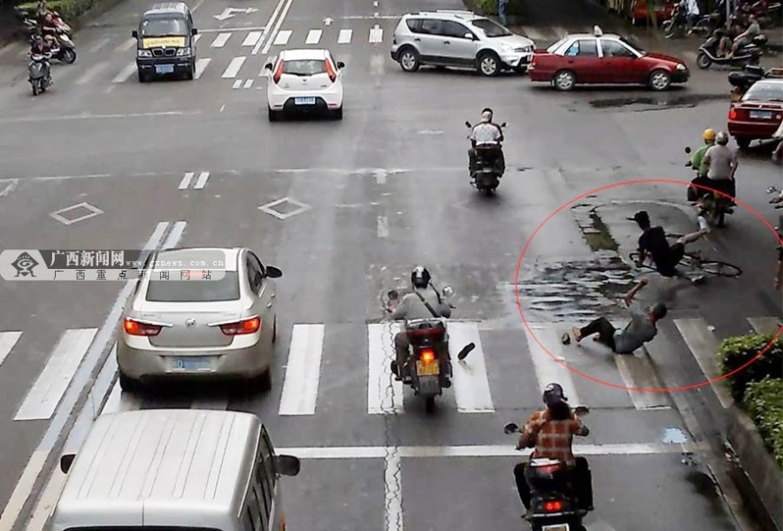 少年騎車撞人致死逃逸 兩天后投案自首 少年騎車撞人致死逃逸 兩天后投案自首