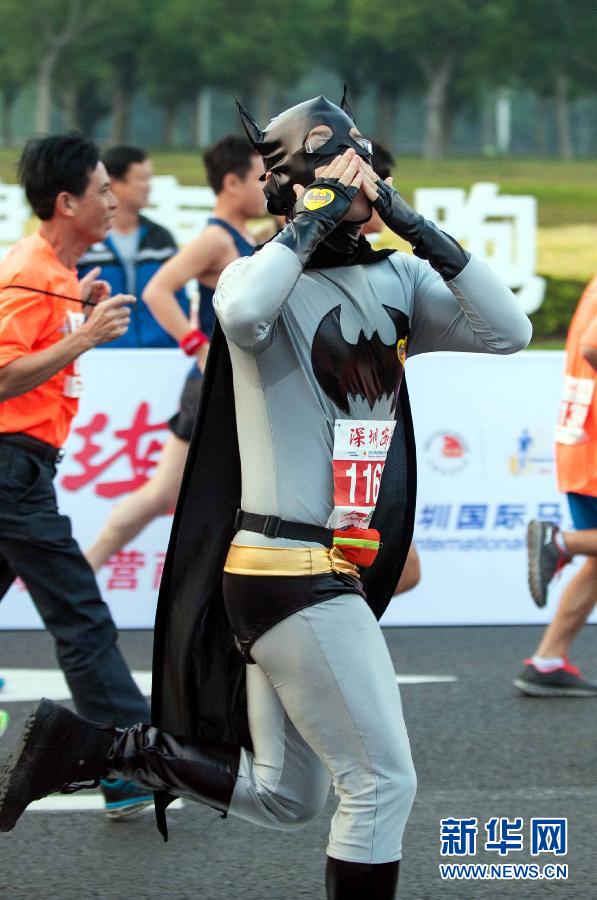 選手奇裝異服引人注目 選手奇裝異服引人注目