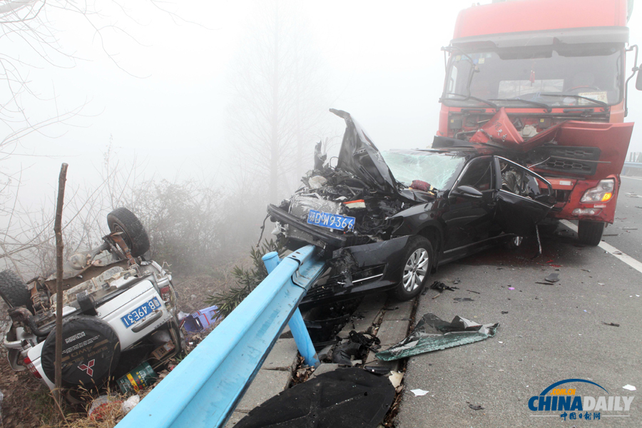 事故現(xiàn)場。惠斌 攝 事故現(xiàn)場。惠斌 攝