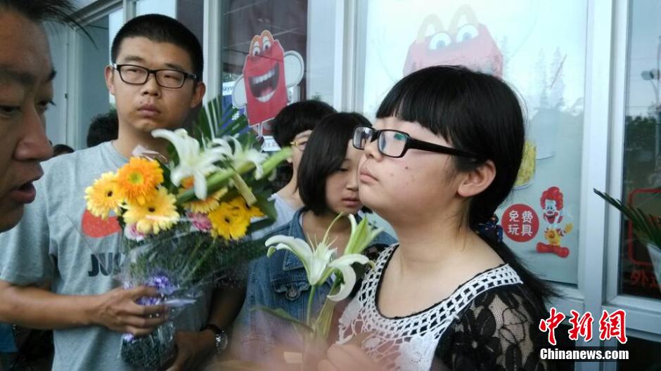 山東招遠民眾自發悼念“5·28”受害者 山東招遠民眾自發悼念“5·28”受害者