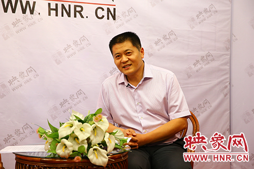 鄭州大學招生辦副主任楊根順做客映象網“名校面對面”系列視頻訪談 鄭州大學招生辦副主任楊根順做客映象網“名校面對面”系列視頻訪談