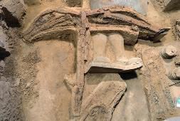 秦兵馬俑坑現最完整弓弩 秦兵馬俑坑現最完整弓弩