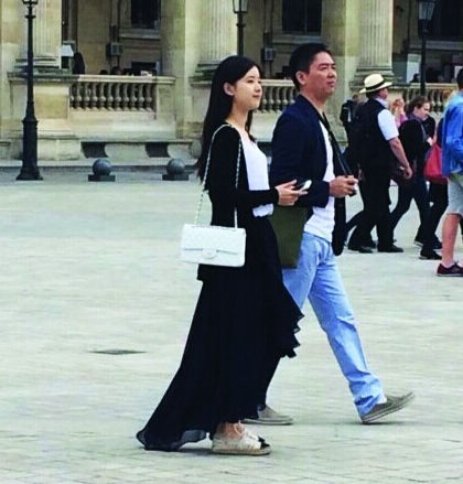 曝劉強東奶茶妹妹正式登記結婚 曝劉強東奶茶妹妹正式登記結婚