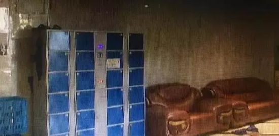 事后一家在浴場里燃放爆竹? 事后一家在浴場里燃放爆竹?