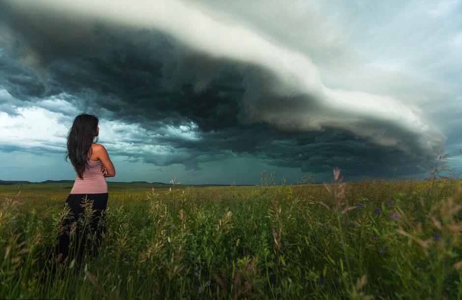 夫婦追逐風暴 丈夫為妻子拍“風暴寫真” 夫婦追逐風暴 丈夫為妻子拍“風暴寫真”