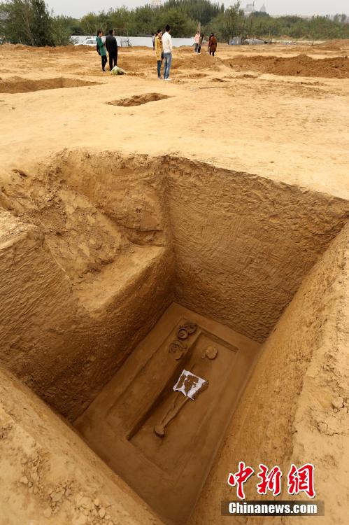 河南新鄭一施工場地現56座戰國古墓 河南新鄭一施工場地現56座戰國古墓