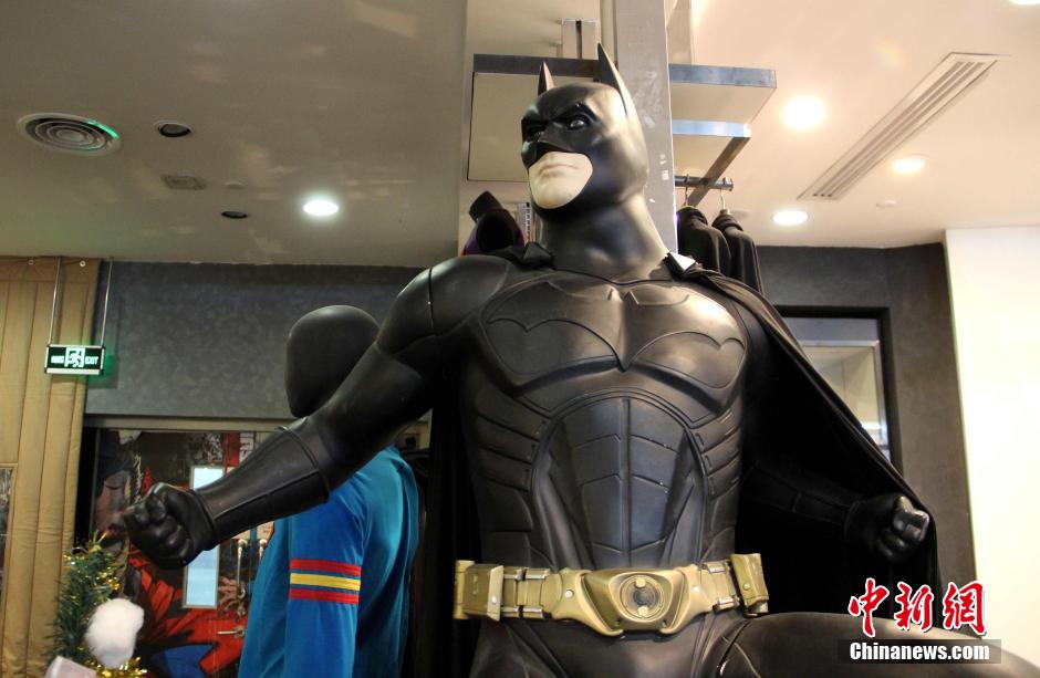 內(nèi)地動漫熱經(jīng)久不衰 蝙蝠俠系列現(xiàn)西安一商場 內(nèi)地動漫熱經(jīng)久不衰 蝙蝠俠系列現(xiàn)西安一商場