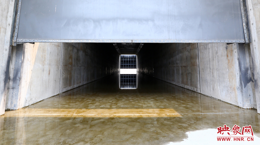 暗渠的兩道閘門 暗渠的兩道閘門