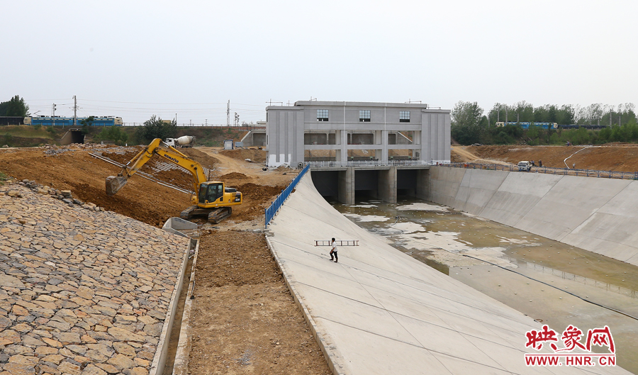 寶豐暗渠被譽(yù)為“亞洲第一頂” 寶豐暗渠被譽(yù)為“亞洲第一頂”