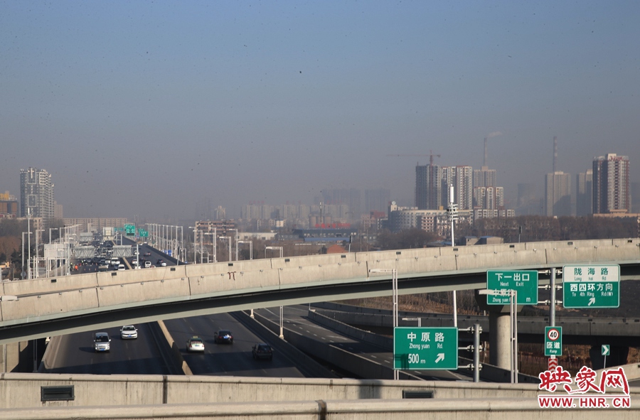 西三環與隴海高架立交出入口。 西三環與隴海高架立交出入口。