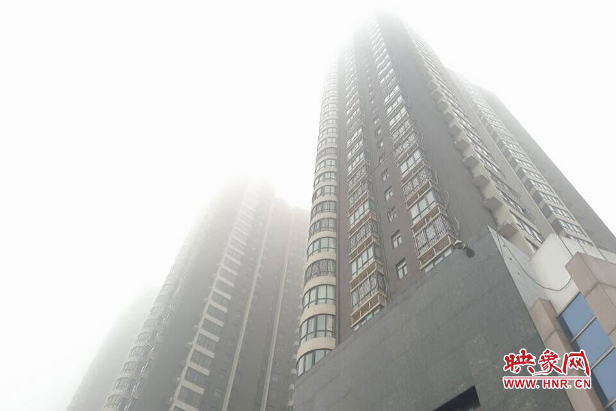 已經(jīng)很難看到大樓的全貌 已經(jīng)很難看到大樓的全貌