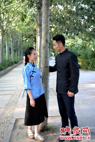 輕輕的凝視，勝卻了千言萬語。