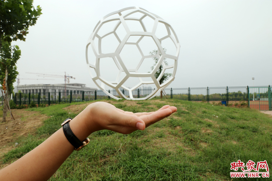 托”足球“。