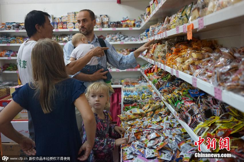 波蘭夫妻癡迷中國文化 帶著六個女兒來留學(xué) 波蘭夫妻癡迷中國文化 帶著六個女兒來留學(xué)